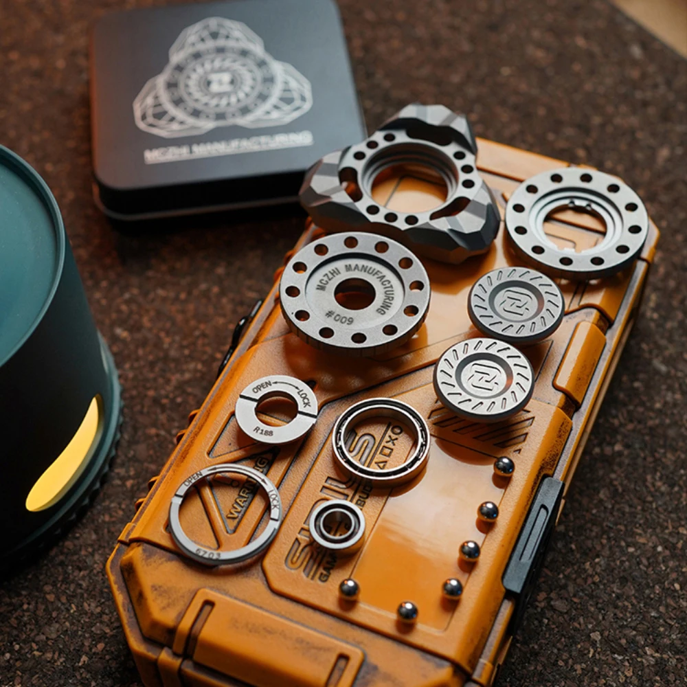 MCZHI EDC ฟิดเจ็ตสปินเนอร์แบบสามใบพัด ของเล่นฟิดเจ็ตสำหรับผู้ใหญ่ ของเล่นคลายเครียด แก้ความวิตกกังวล ของเล่นฟิดเจ็ตโลหะ