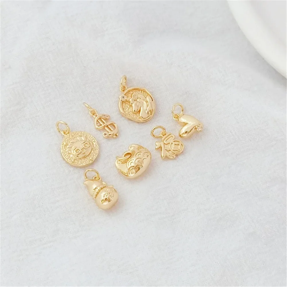 

Copper Plated Gold Set Zirconium Heart-shaped Coin "Fu" Character Portrait Coin Wallet Pendant DIY Handmade Jewelry Accessory