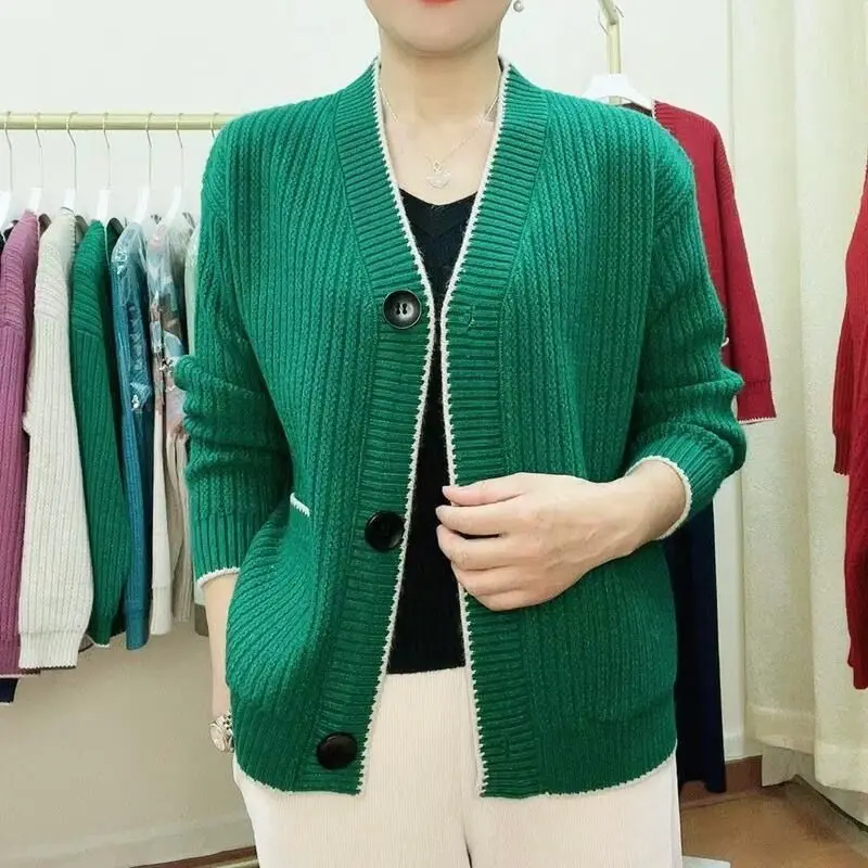 

Autumn and Winter Women's Jacket Korean V-neck Thickened Base Top Fashionable and Fashionable Outer Sweater Cardigan