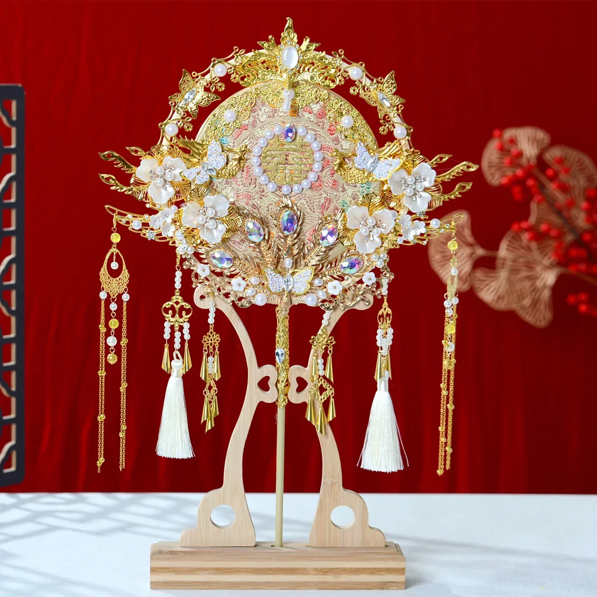 Chinese fan DIY hand-assembled bridal wedding masking fan heavy industry embroidery material finished product home decoration
