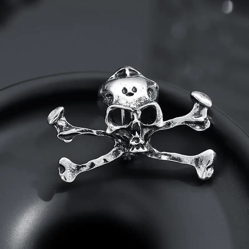 Skull And Crossbones Lapel Pin For Jackets Hat Bag Punk Skull Brooches Pin Halloween Costume Jewelry For Men Women