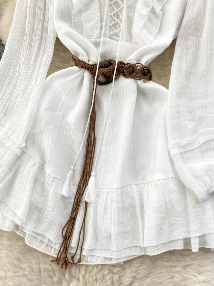 Robe courte blanche à volants pour femmes, robe de plage, coupe trapèze, manches longues, style Boho, avec ceinture, vêtements éducatifs, printemps été