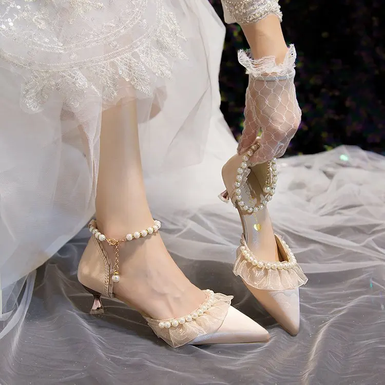 Weiße Hochzeitsschuhe für Damen 2026 Sommer Luxus Seide Perlen Knöchelriemen High Heels Pumps Spitze Damenschuhe mit Absatz – Detail 33