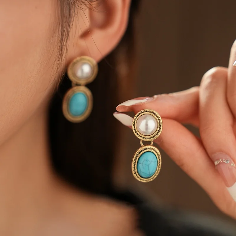 مجموعة قلادة وأقراط من اللؤلؤ متعددة الاستخدامات للنساء مجوهرات عصرية أنيقة للارتداء اليومي والحفلات