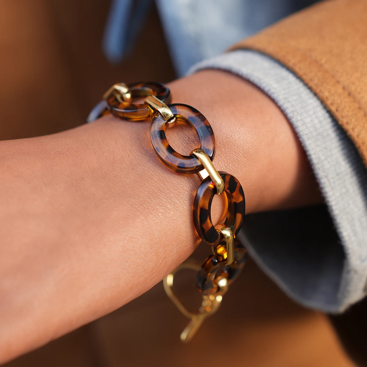 

Asymmetric Resin Bracelet For Women Minimalist 18K Gold Plated Stainless Steel Bracelet Waterproof Simple Fashion Jewelry Gift