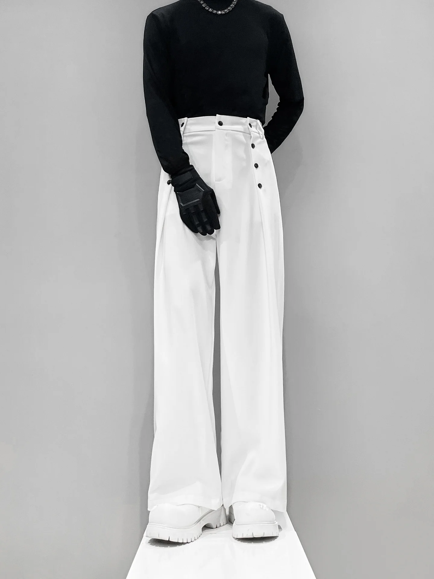 

Мужские повседневные брюки свободного кроя с прямыми штанинами, декорированные пуговицами, с декоративными складками, молодежные модные весенние брюки для отдыха, длинные брюки