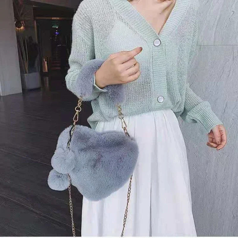 New Heart Shape Bag Women Plush Clutch Fashion Faux Fur Totes Underarm Handbags Party Shoulder Bags Female Hand Purse