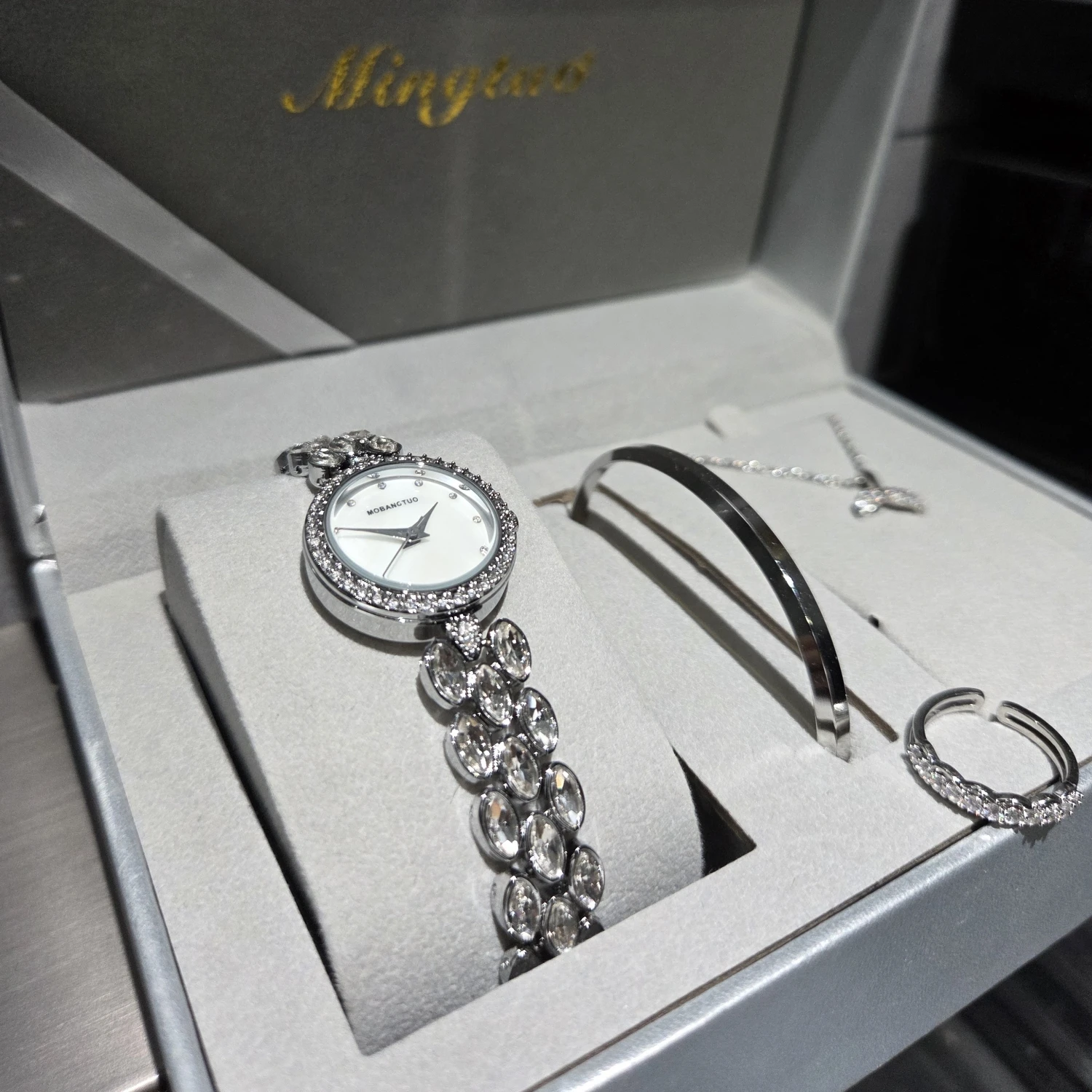 Mermaid Full Diamond High Beauty Value Women's Bracelet Watch Fashion Temperament Women's Watch High Sense Watch Gift Box suit