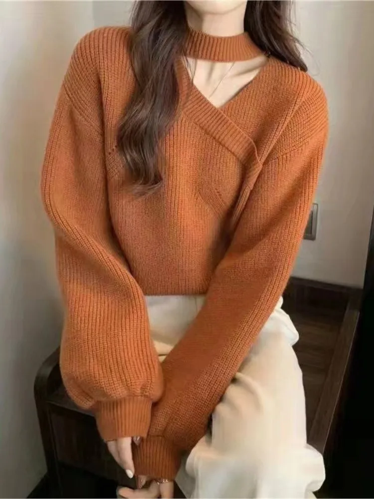 

Halterneck Sweater Women's Fashionable V-Neck Versatile Slimming Exposed Collarbone Knitted Top Commuting Casual Simple Style