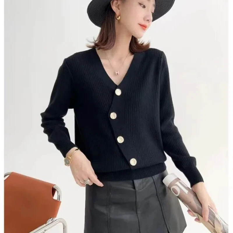 Korean 2024 Women\'s Spring Autumn New Sweater Patchwork Button V-neck Screw Thread Fashion Solid Casual Long Sleeved Knitted Top
