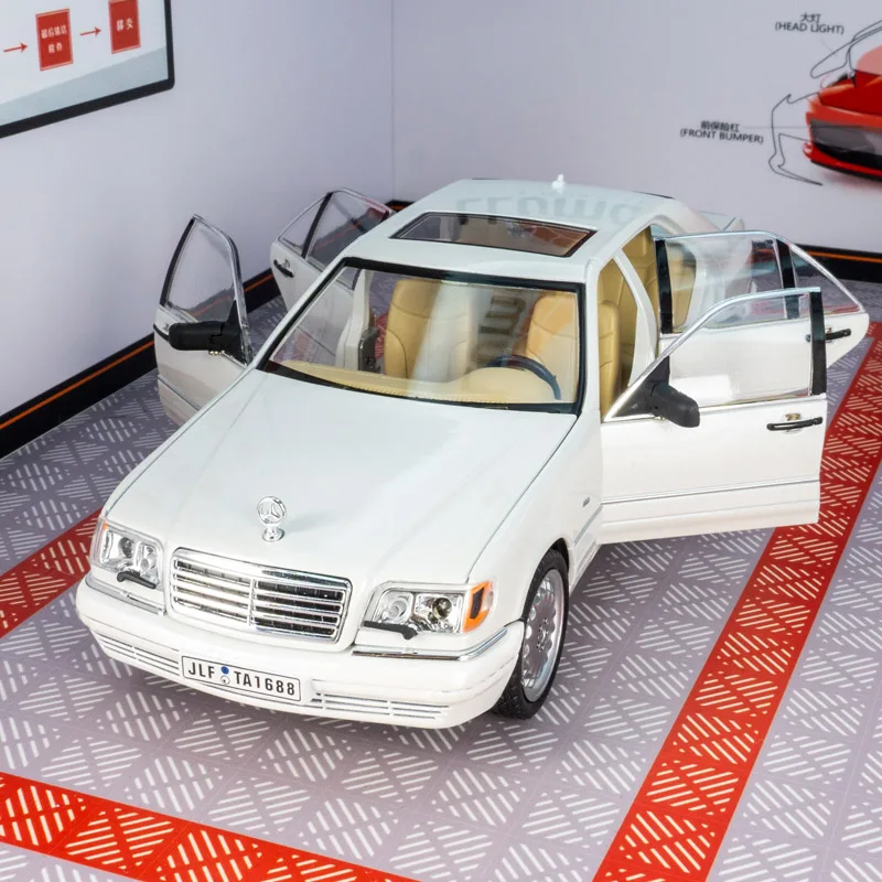 Simulação 1:24 Mercedes Benz W140 S320 portas de modelo de carro em liga metálica e capô do motor, o porta-malas pode ser aberto tem som e iluminação