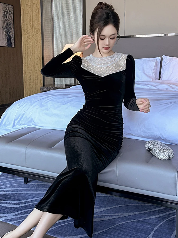 ชุดราตรีผู้หญิงสไตล์วินเทจหวานหรูหราประดับมุก จับจีบทรงหางปลา สีดำ ยาว สำหรับงานพรอม