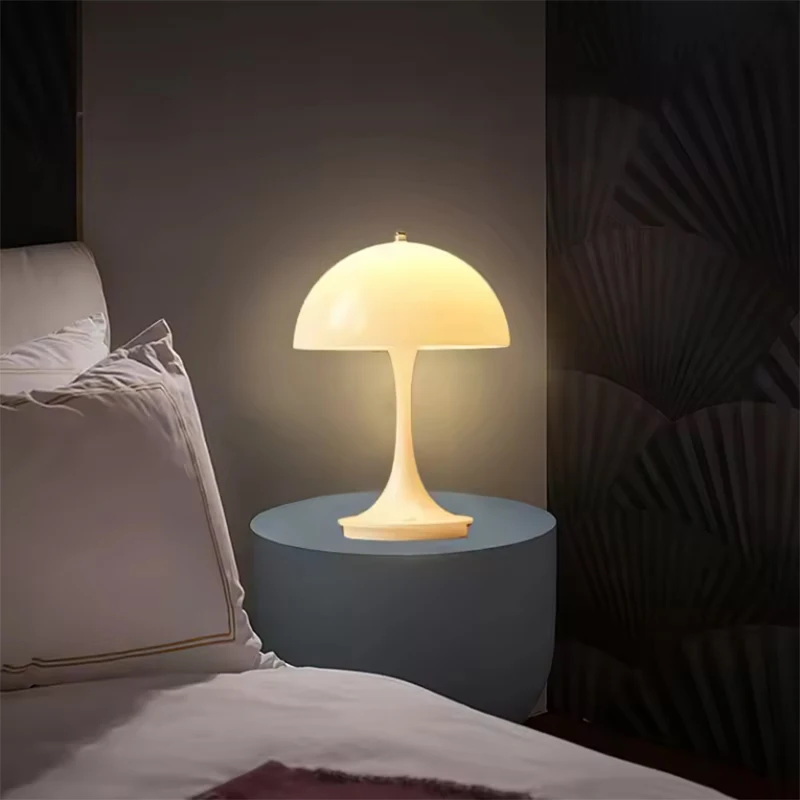 

Classic Table Lamp USB Rechargeable Night Light Stepless Dimming Touch Desk Lamp Bedside Lamp Hotel Bar Decoration