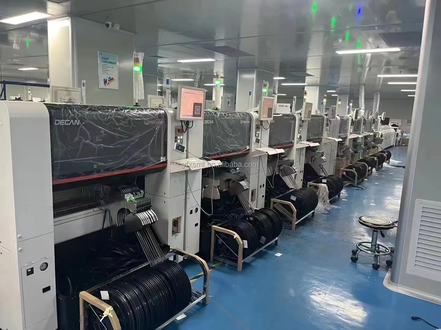 PCB Wave Soldering Out Feed Conveyor Behind Soldering Machine Unloader