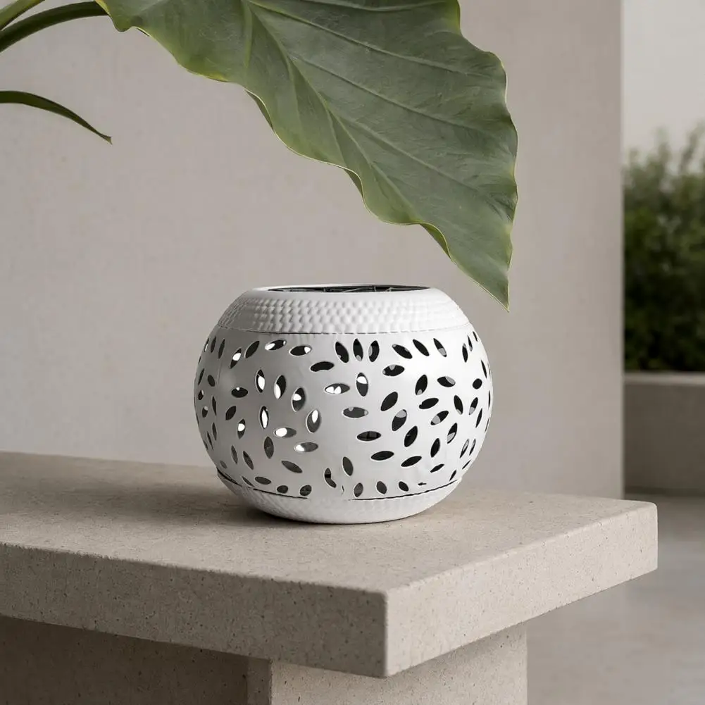Garden Solar Light Outdoor Waterproof Metal Solar Lamp Leaf Pattern Solar Lantern for Terrace Yard Deck Porch Table Decor