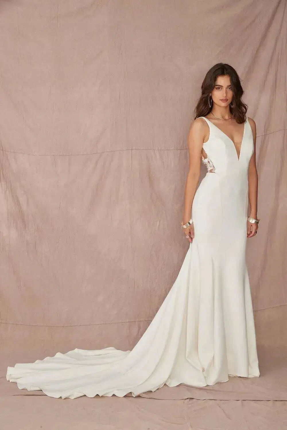 

Deep V Neck Elegant Satin Mermaid Wedding Dresses Boho Simple Minimalist Lace Court Train Sexy Backless Bride Fashion Robes De