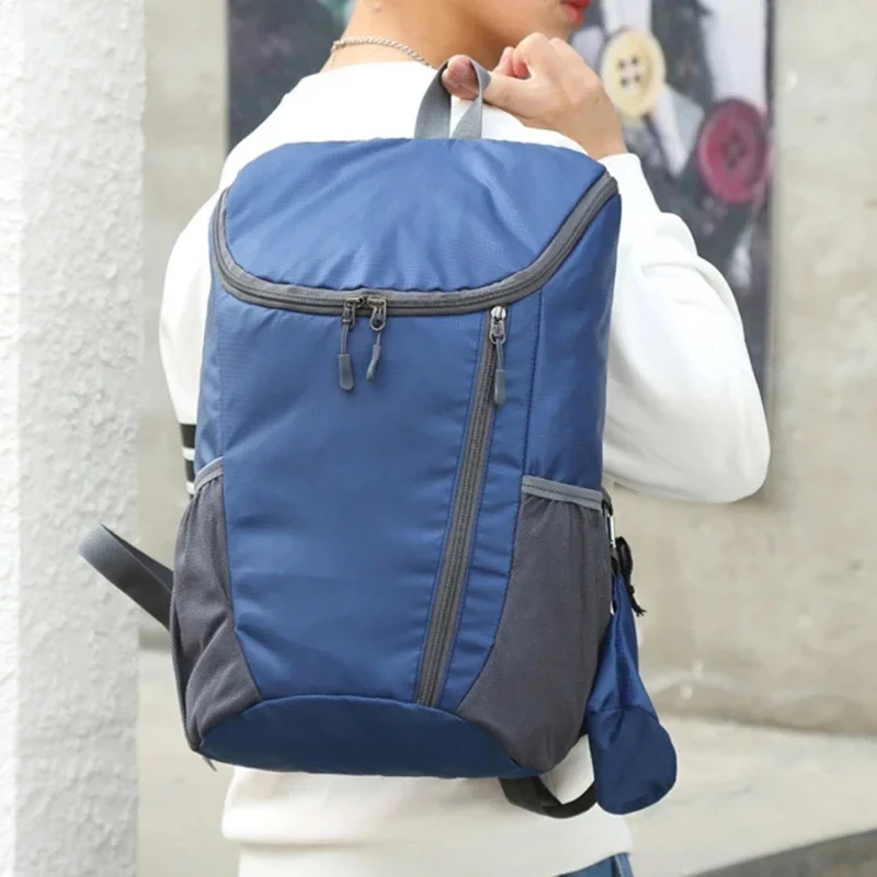 حقيبة ظهر محمولة خفيفة للغاية للاستخدام الخارجي قابلة للطي للتخزين مقاومة للماء للرجال والنساء للمشي لمسافات طويلة وركوب الدراجات والتخييم حقيبة رياضية