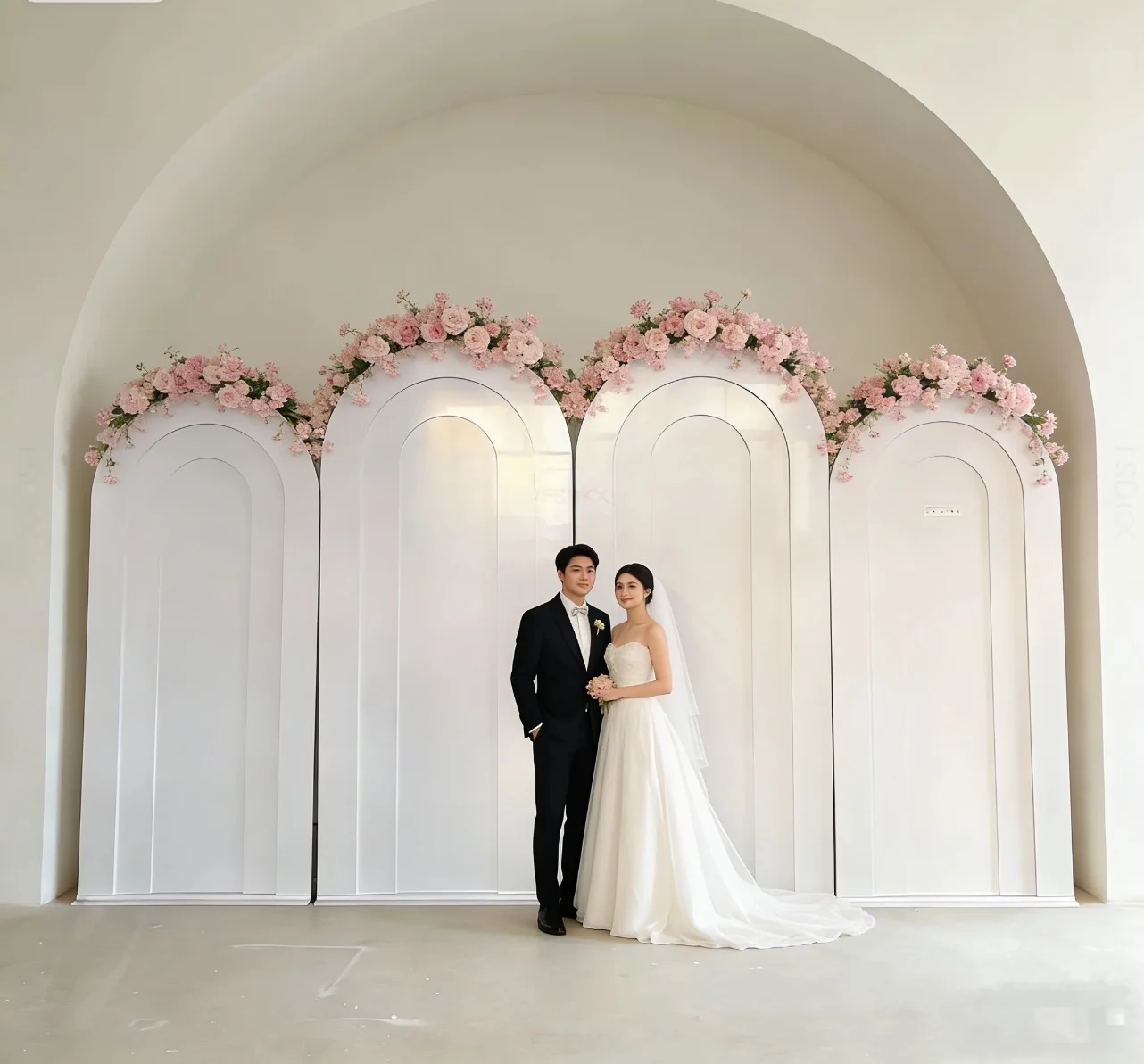 

FSDKX Customized White PVC Arch Backdrop Stand Durable Acrylic Wedding Arch Backdrop for Stage Decoration