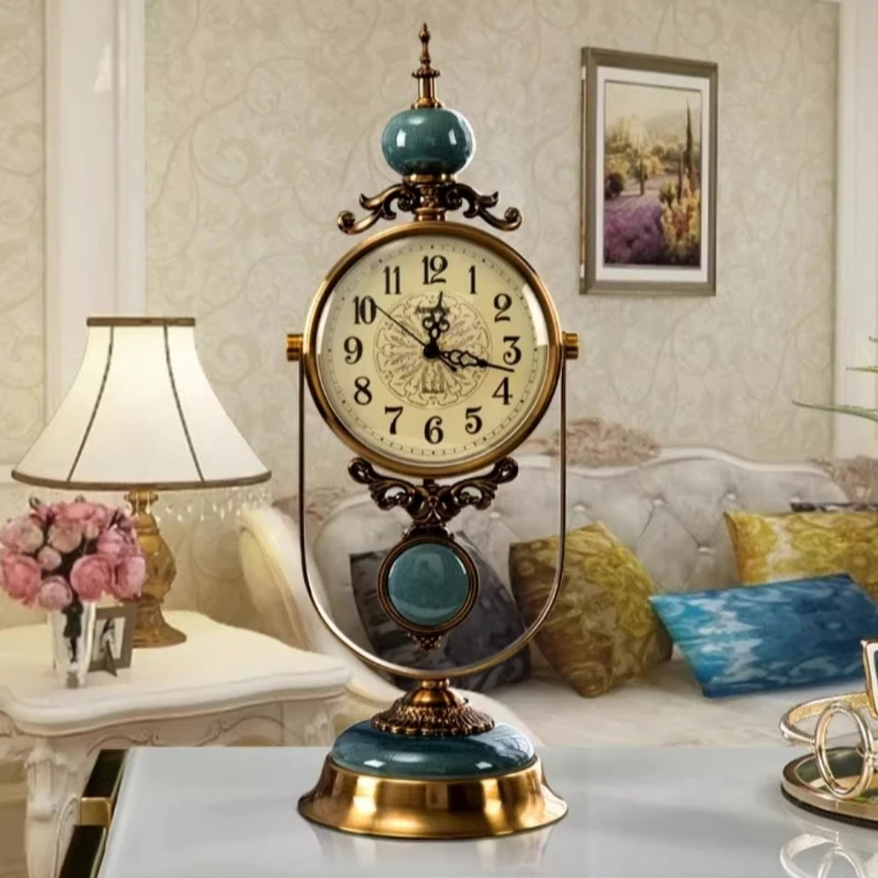 

Европейский стиль, настольные часы для гостиной, ретро немые часы, качели для спальни, кварцевые часы, настольные гаджеты, цифровые часы для ресторана