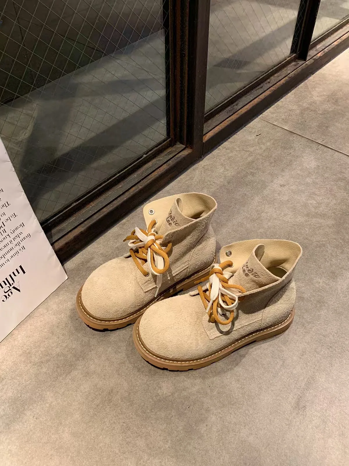 مصمم المرأة حذاء من الجلد الشقق أزياء من الدانتل يصل أحذية شتاء 2025 المشي تشيلسي الأحذية الاتجاه الجديد المصارع موهير دي بوتاس