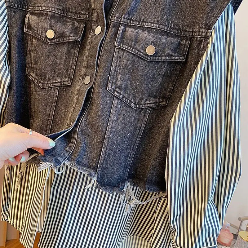 Chemise à rayures coréennes pour femmes, faux deux pièces, denim vintage, chemisier épissé, vêtements décontractés à simple boutonnage, printemps, automne