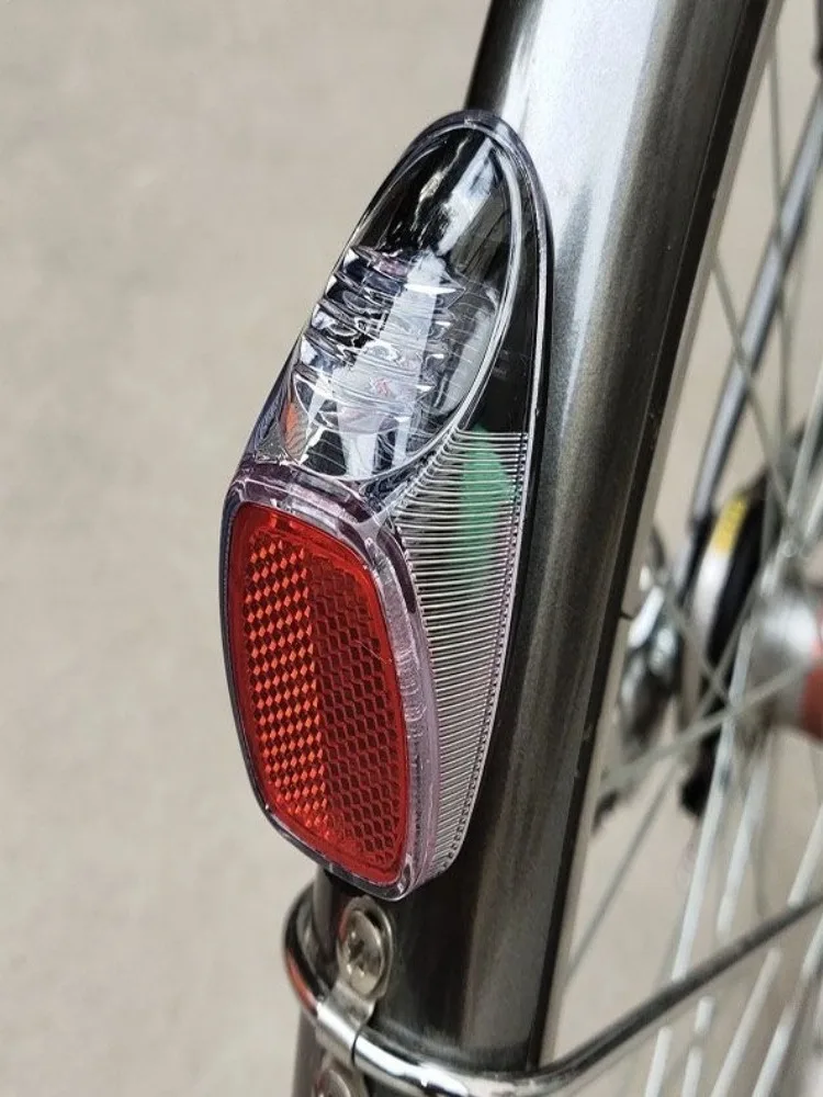 AliExpress genenic New Bicycle Taillight Solar Energy Cycling Rear Light Road Mountain Bike Solar Energy Tail Light Night Cycling Safety Red Lamp