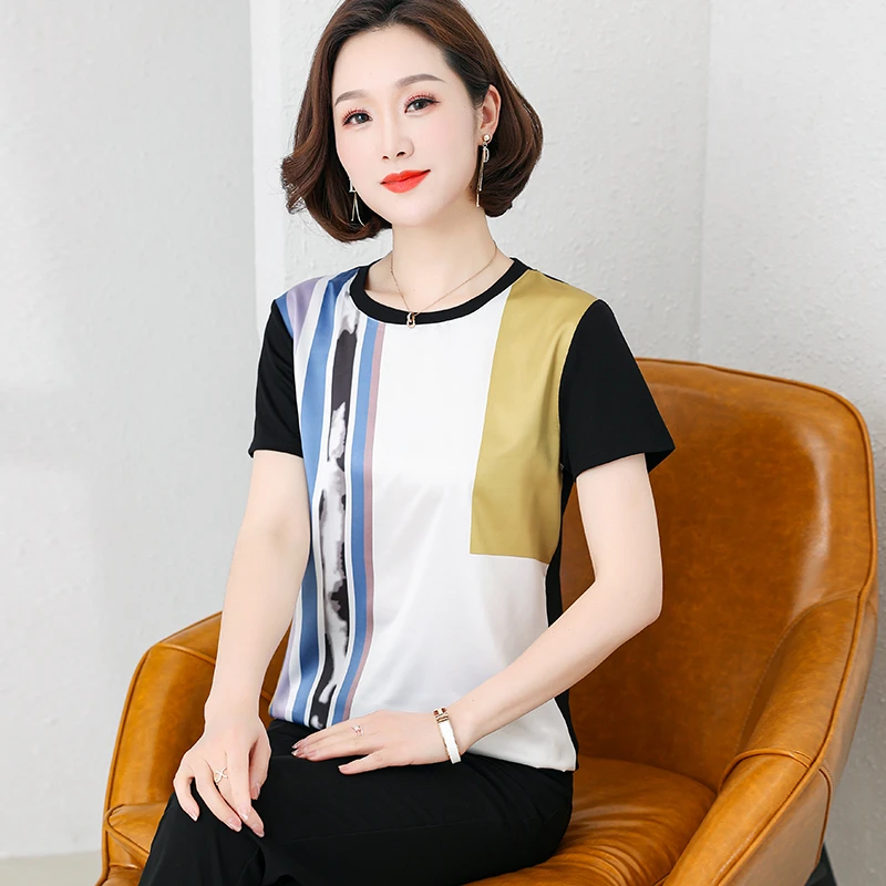 2023 Summer Satin T-shirt Fashion Silk T-shirt for Women Short-sleeved Design Silk White T-shirt Luxry Sense Stain White Shirts