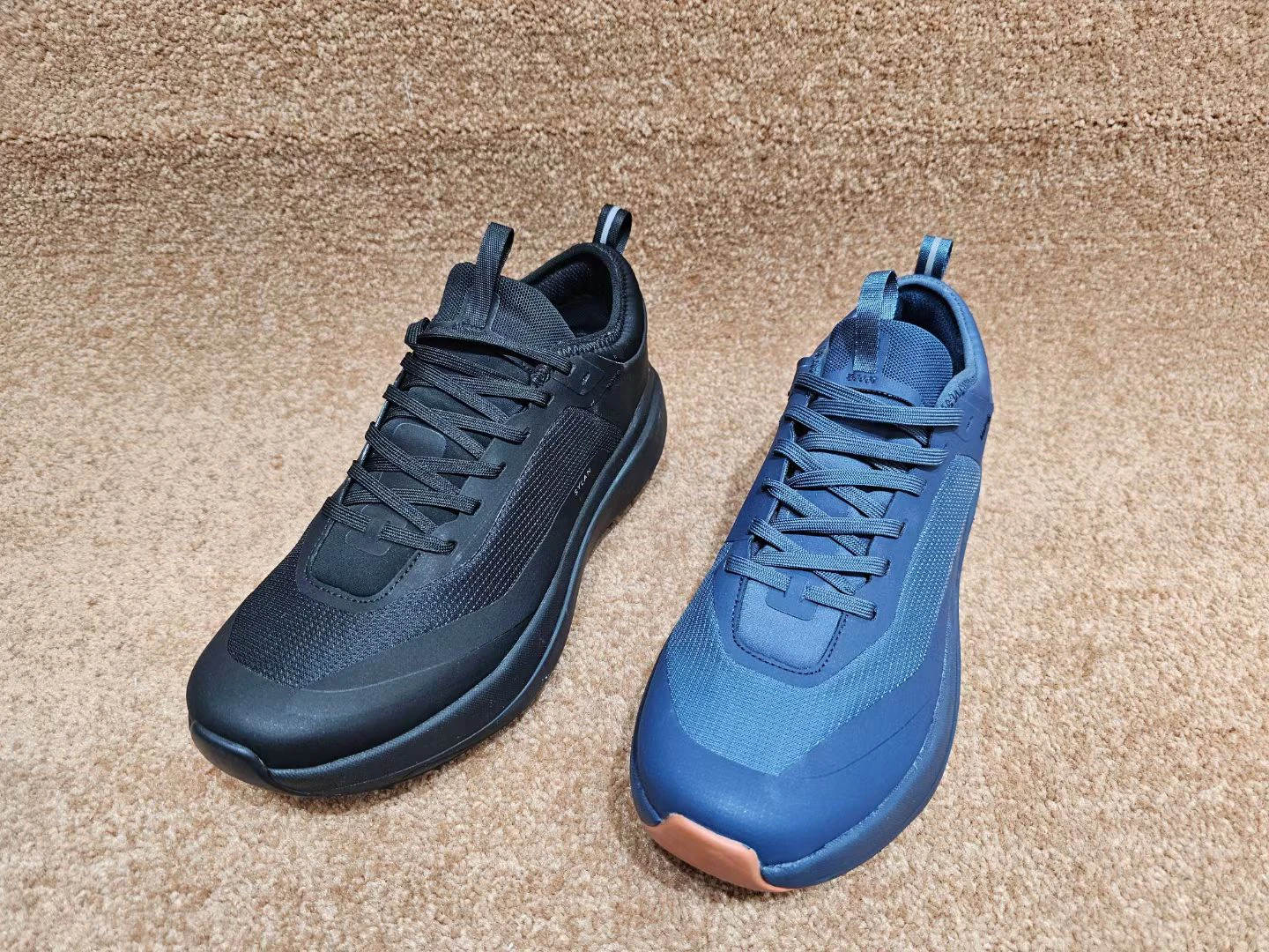 Outdoor trail running shoes Comfortable and durable trainers Versatile unisex hiking trainers and trail running shoes