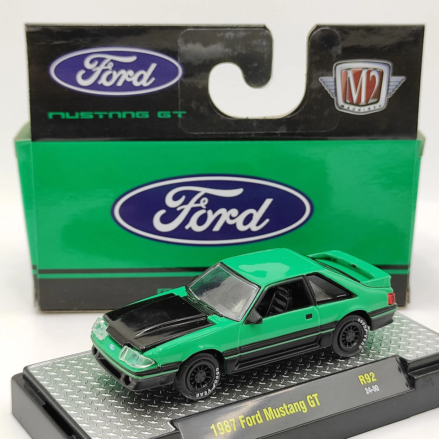 

M2 Machines 1:64 Scale Diecast Alloy 1987 Ford Mustang GT Toys Sports Cars Model Classics Adult Gifts Souvenir Static Display