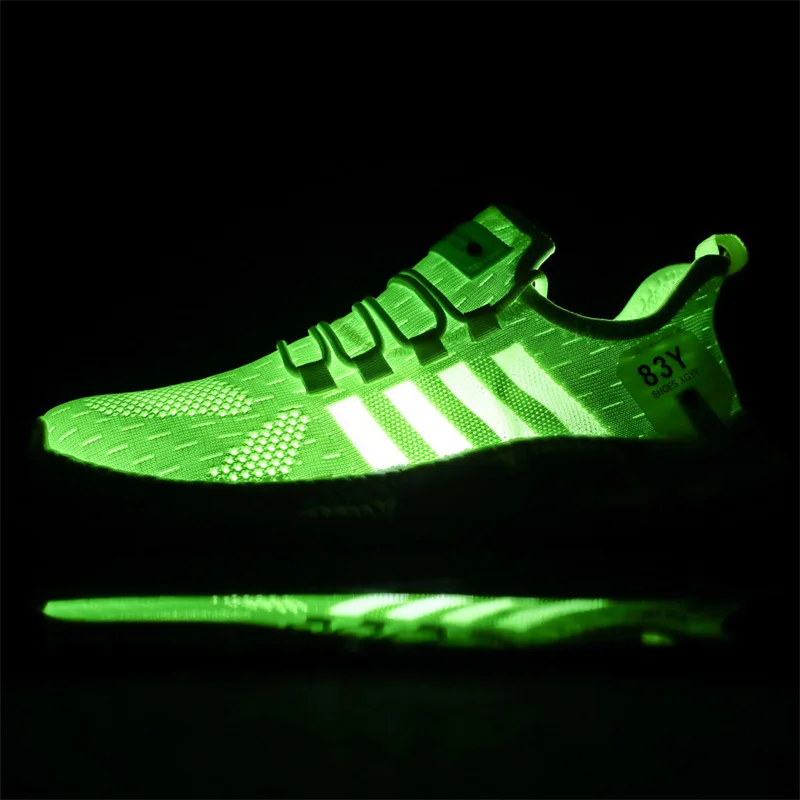 Men Light Running Shoes 2022 Summer Mesh Sneakers Breathable Outdoor Walking Sneakers Men Comfort Sport Shoes Plus size 39-46