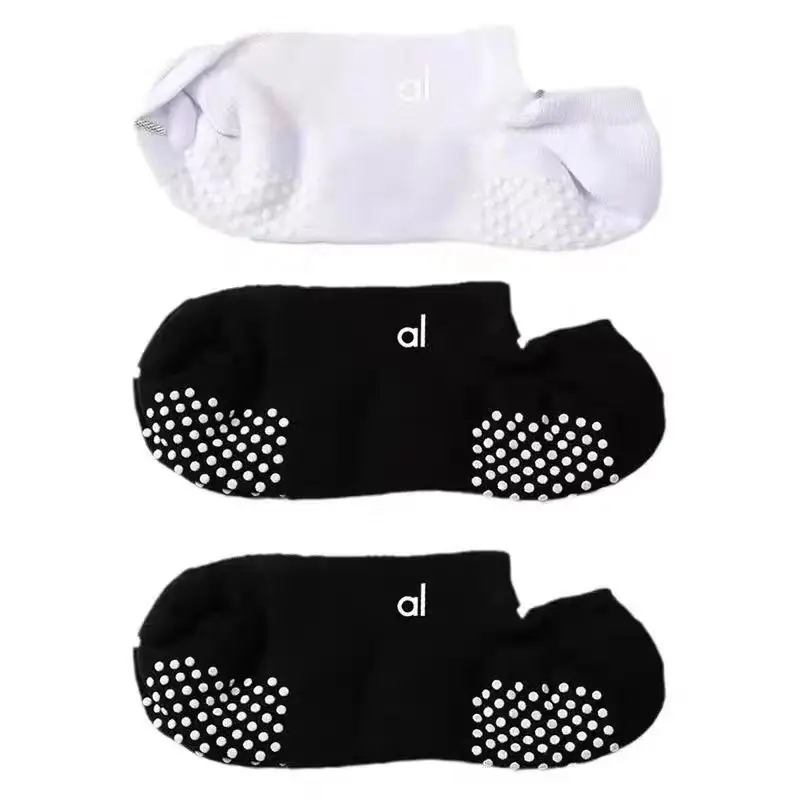 

4 Pairs Yoga Solid Color Anti Slip Short Socks Comfortable Women's Breathable Boat Sock Pilates Fitness Indoor Yoga Cotton Socks