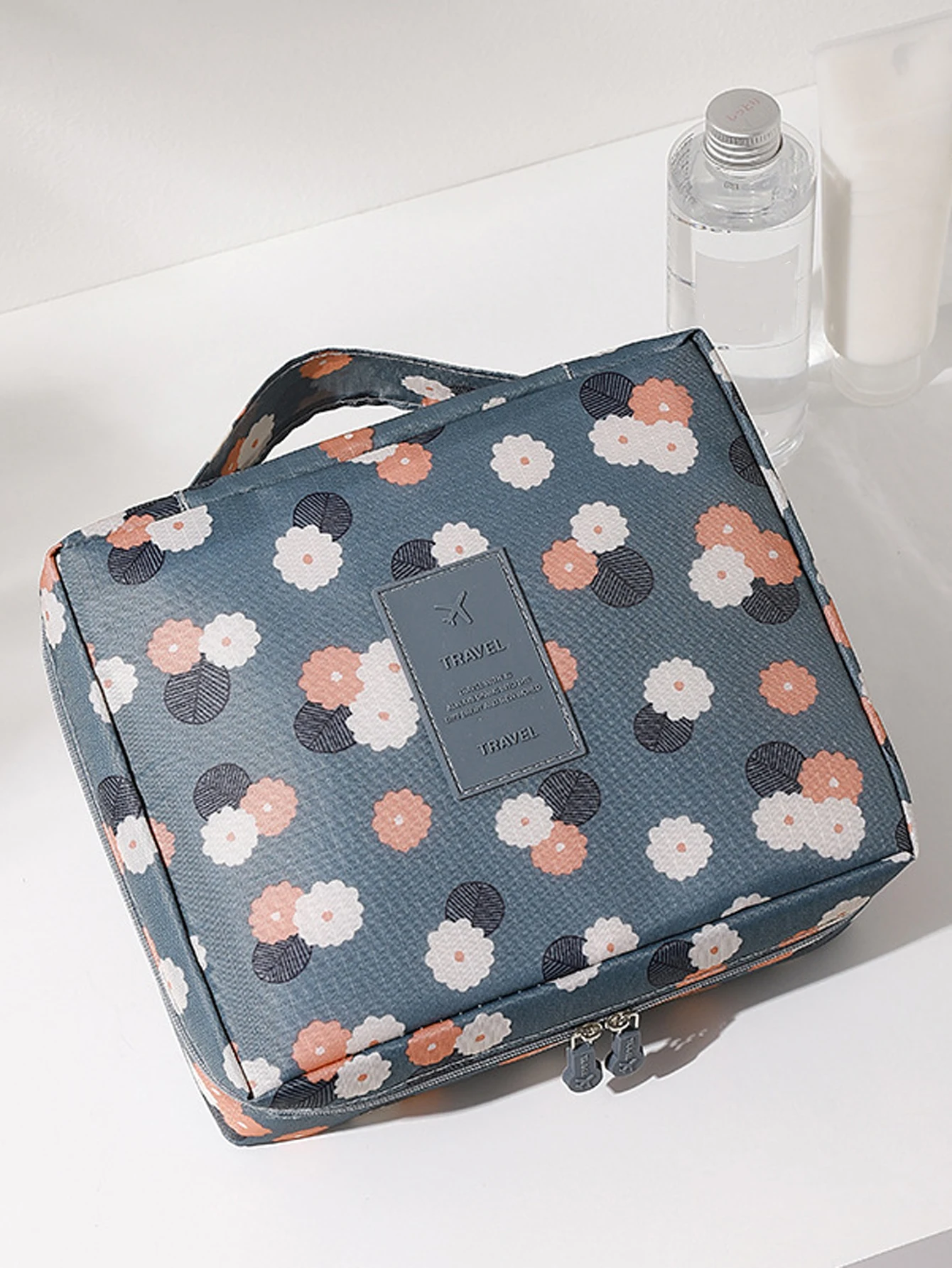 1pcs Multifunctional Make up Bag Floral Print Letter Patch Decor Toiletry Travel Bag Portable Cosmetic bag Waterproof Wash Bag