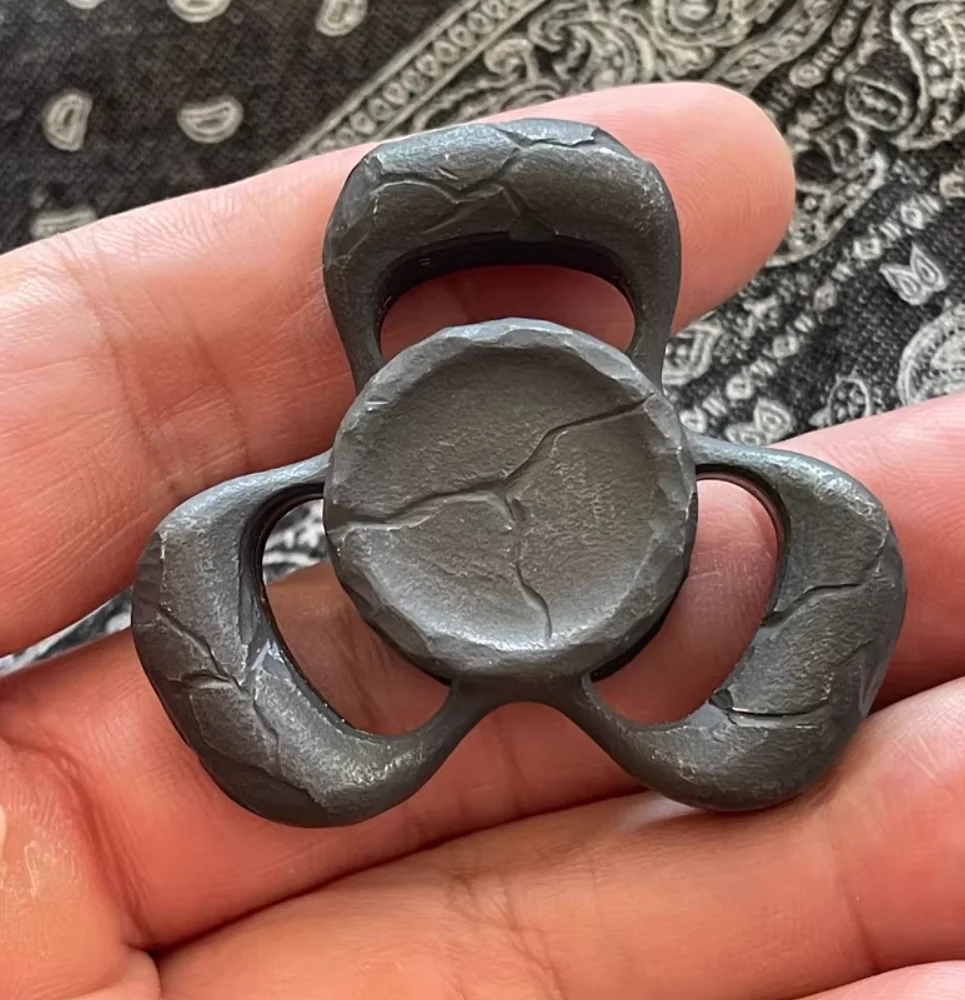 

Used EDC KAP Horizon zirconium stone pattern Fingertip gyroscope Decompression toys