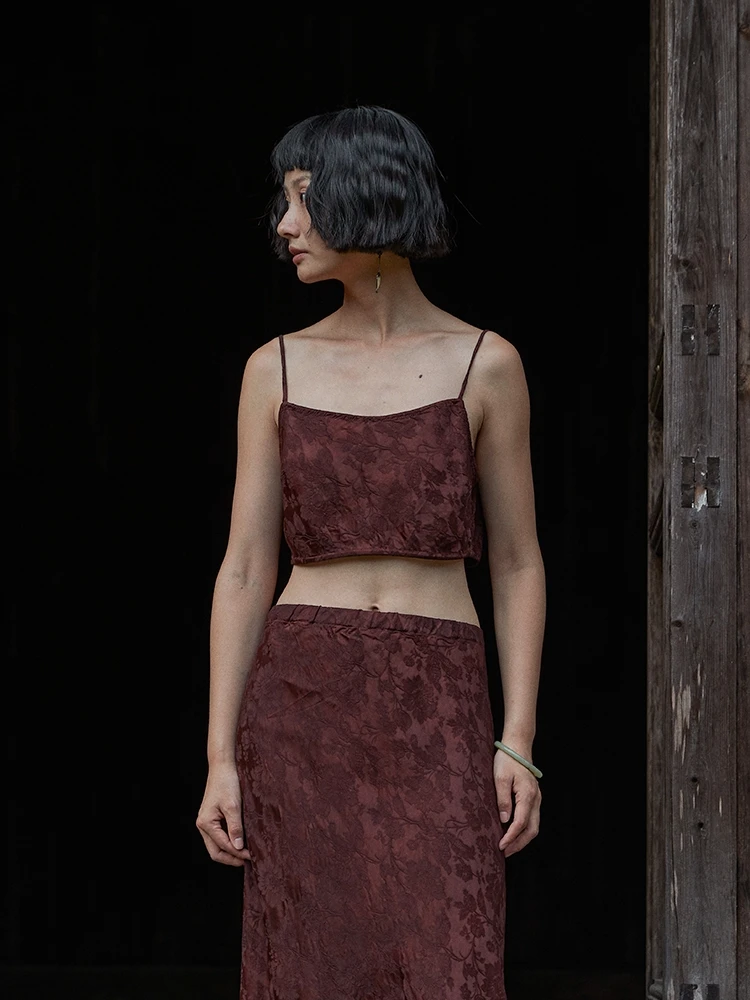 

Оригинальный дизайн, вышивка, окрашивание растений, жилет с небольшим ремешком, женский летний модный внутренний костюм, цвет длины