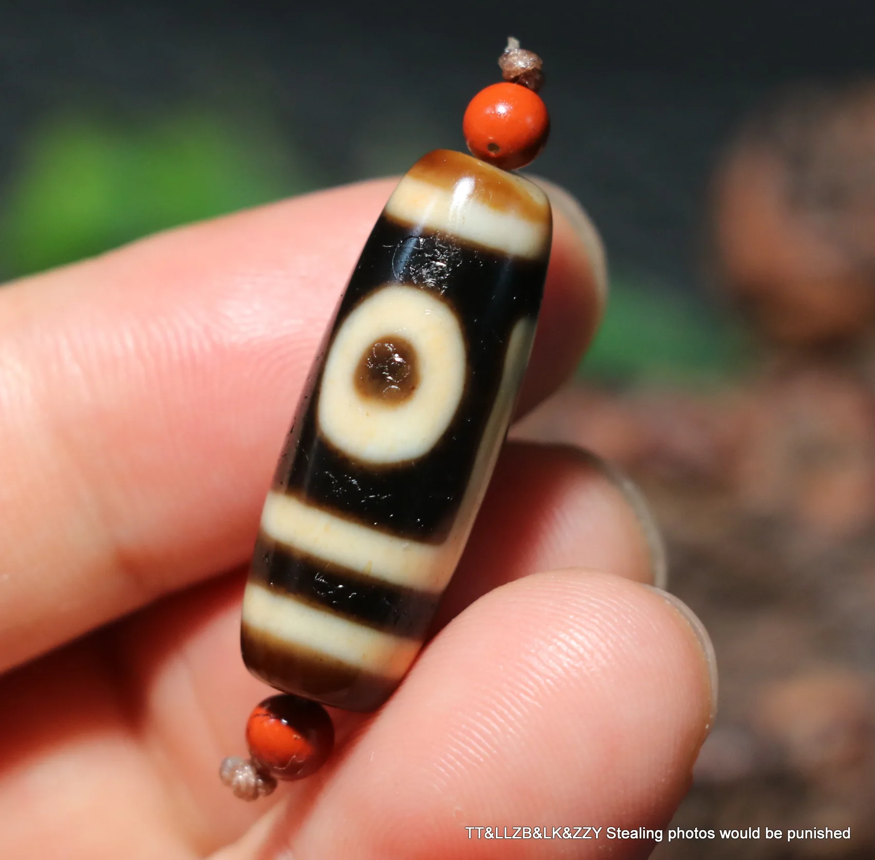 

Ultra Energy Tibetan Top Old Agate Ivory Color Fold Line 2 Eye dZi Bead Totem Amulet Fit For Bracelet 5A LKbrother UPD0623A02