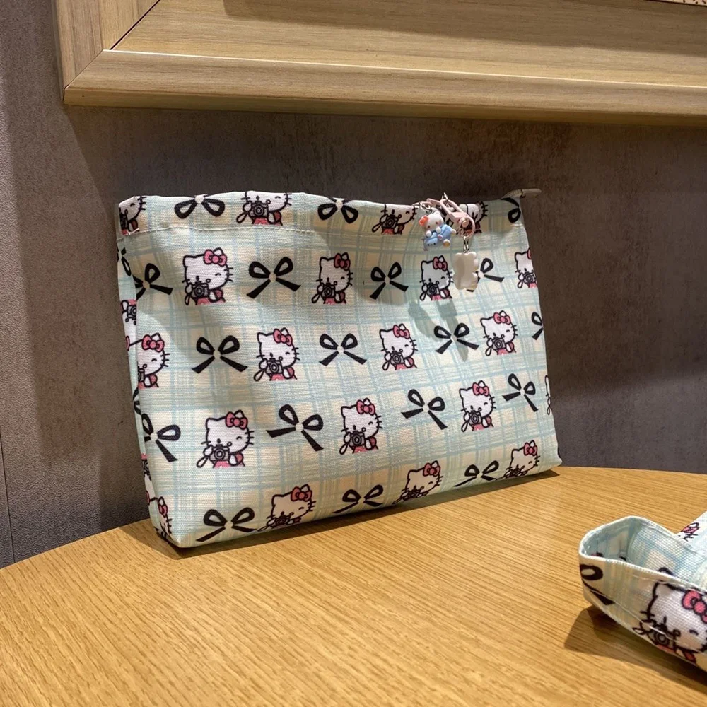 Hellokitty bonito dos desenhos animados sacos de cosméticos anime sacos de armazenamento moda maquiagem caso portátil viagem higiene pessoal embreagem presentes natal