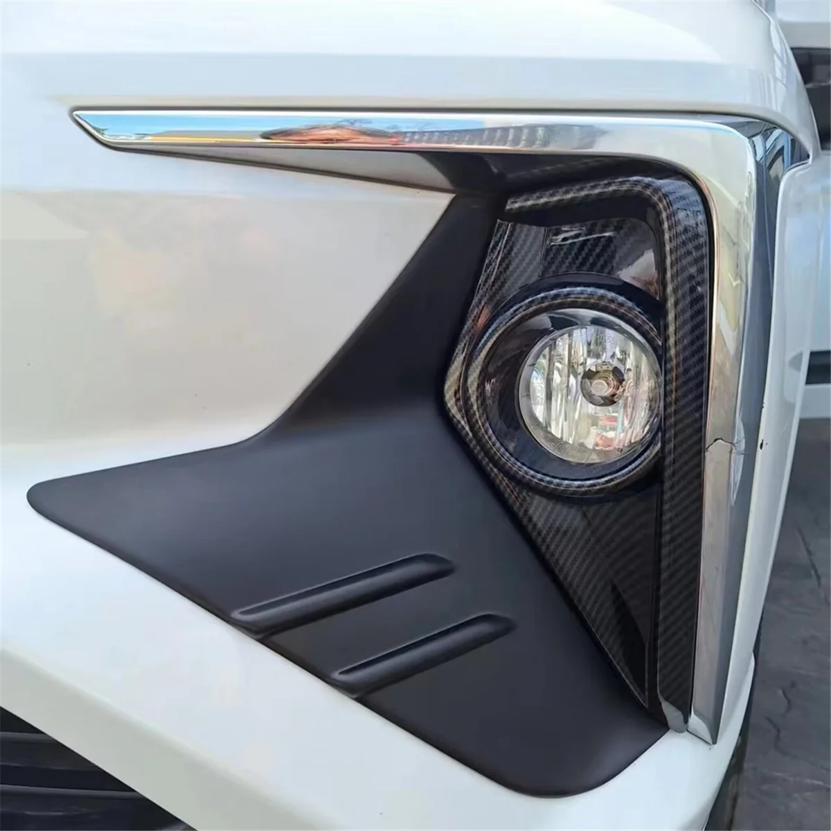 

Для Toyota Veloz 2022-2024 передний бампер из углеродного волокна автомобиля, противотуманная фара, крышка лампы, рамка, накладка, аксессуарыHUG