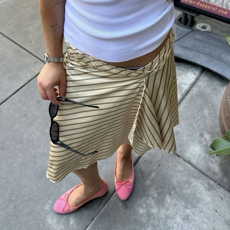 กระโปรงทรงเอลายทางวินเทจชายระบายไม่สม่ำเสมอ ความยาวปานกลาง เอวสูง สไตล์ชิคสำหรับสาวออฟฟิศ แฟชั่นทันสมัย