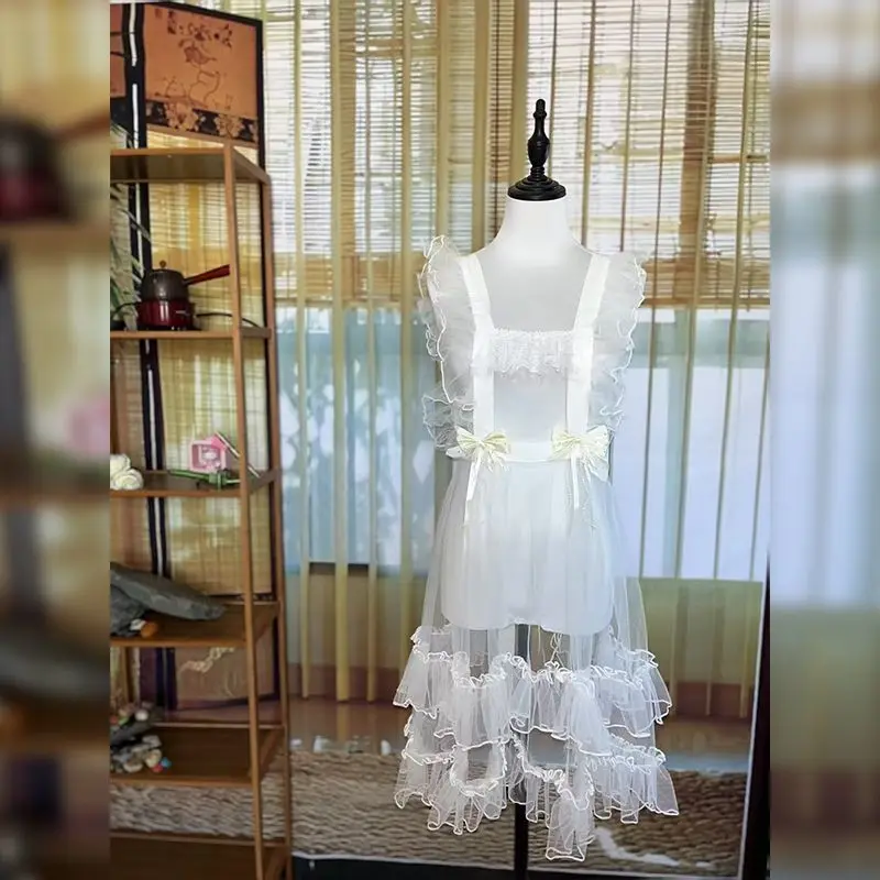 

Комбинация ханьфу и современной одежды. Верхняя юбка в стиле Лолиты. Популярная одежда и соответствующий кружевной бант. Белый фартук горничной.