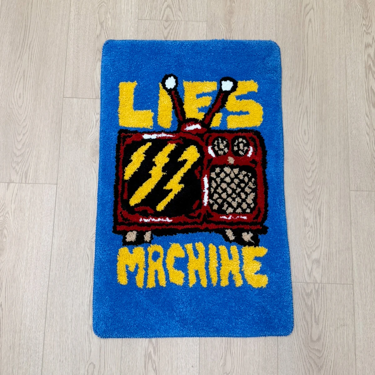 Retro TV "Lies Machine" Tufting-Teppich – Weicher, flauschiger blauer Teppich, rutschfester, waschbarer Bodenteppich, Pop-Art-Punk-Wohnakzent – Detail 1