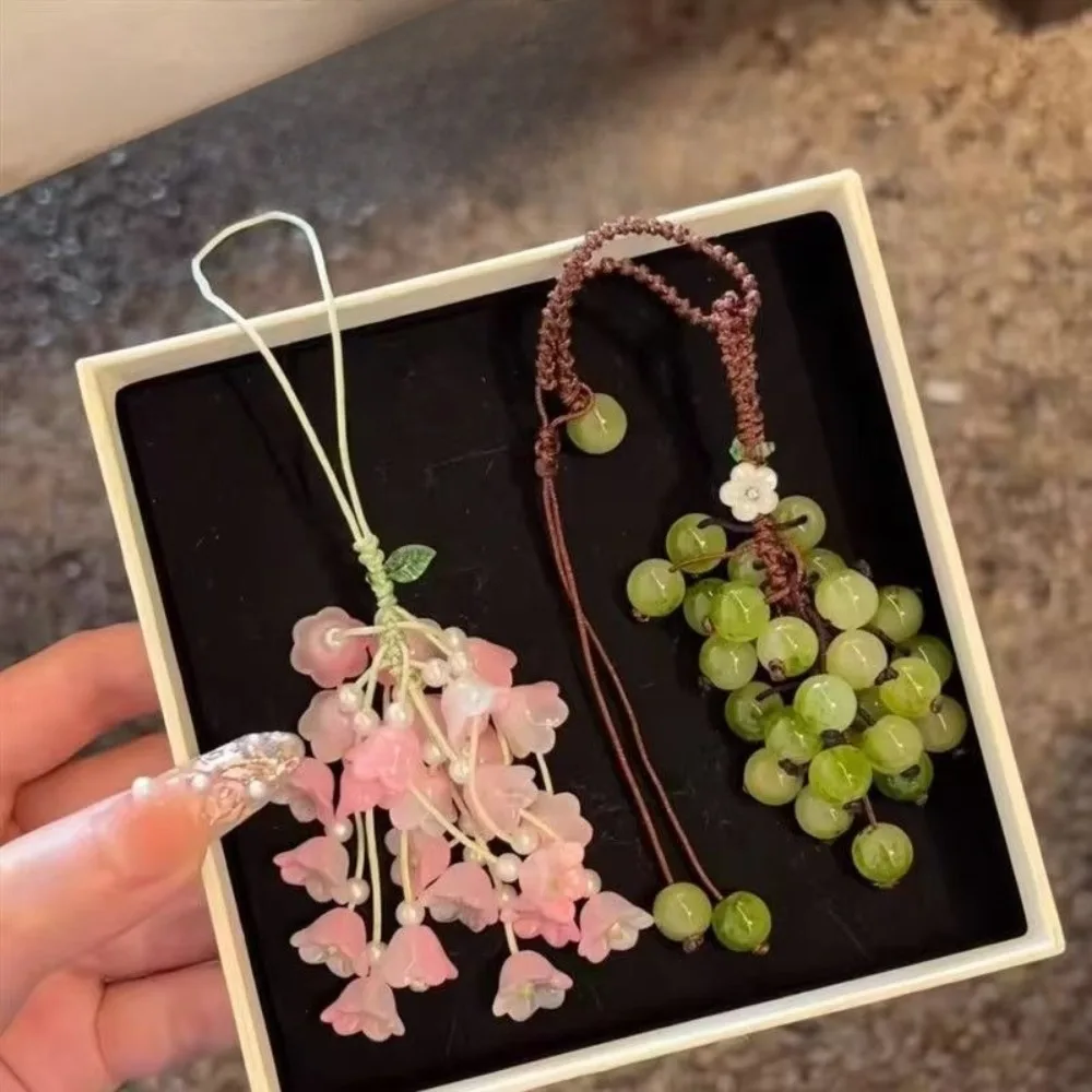 Good Luck Bell Key Chain Bag Pendant, Lily Valley Wind Chimes Pink White Gradual Change Green Mobile Phone Hanging Decorations