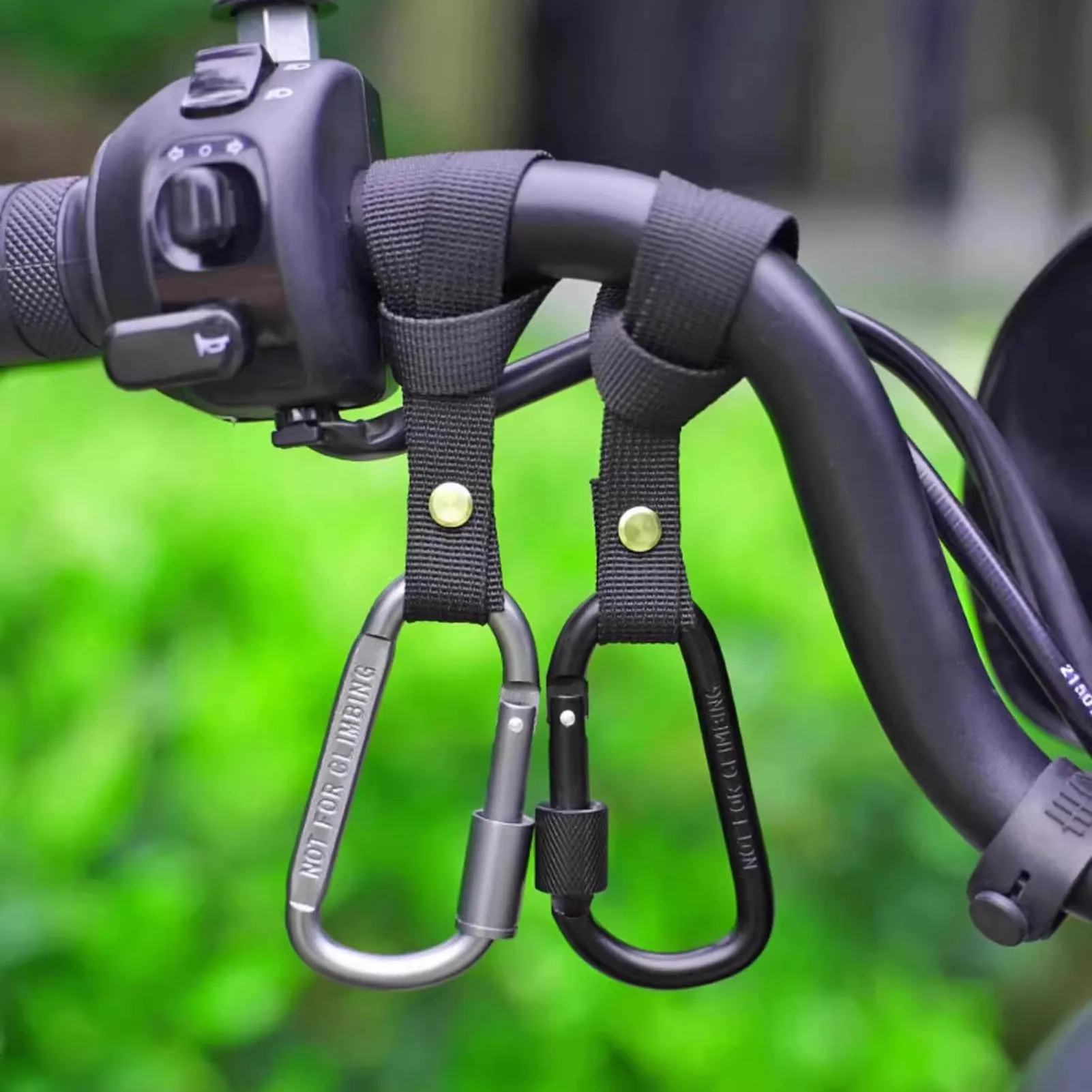 Motorcycle Handlebar Hook Easy to Install and Remove Multipurpose D Clips Clasp Hanger Suitable for Securing Luggage Shelves