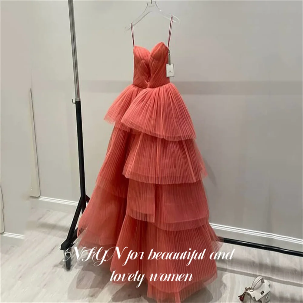 NFYN corail robe formelle élégante sans bretelles Tulle robes de soirée sans manches à plusieurs niveaux une ligne robes de célébrité pour femme personnalisé
