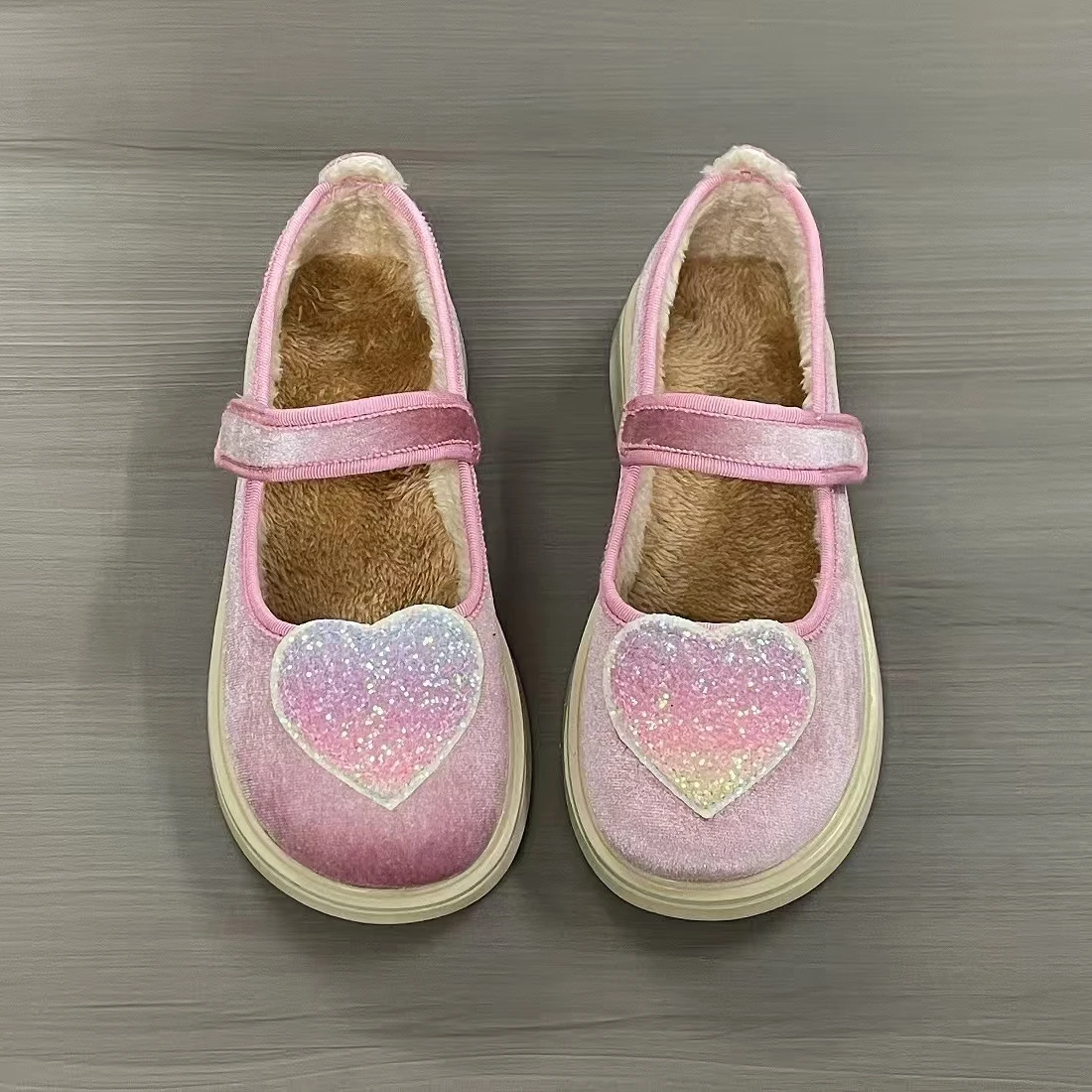 Xingliupi New Arrival Leather Princess Shoes Fashionable Breathable High Quality Girls' Shoes for Travel Performance Heart Shape