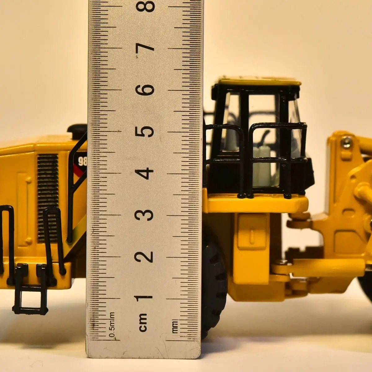 1:64 DM Caterpillar CAT988H Loader Forklift Bulldozer Engineering Truck Alloy Simulation Model Toy Decorative Parts