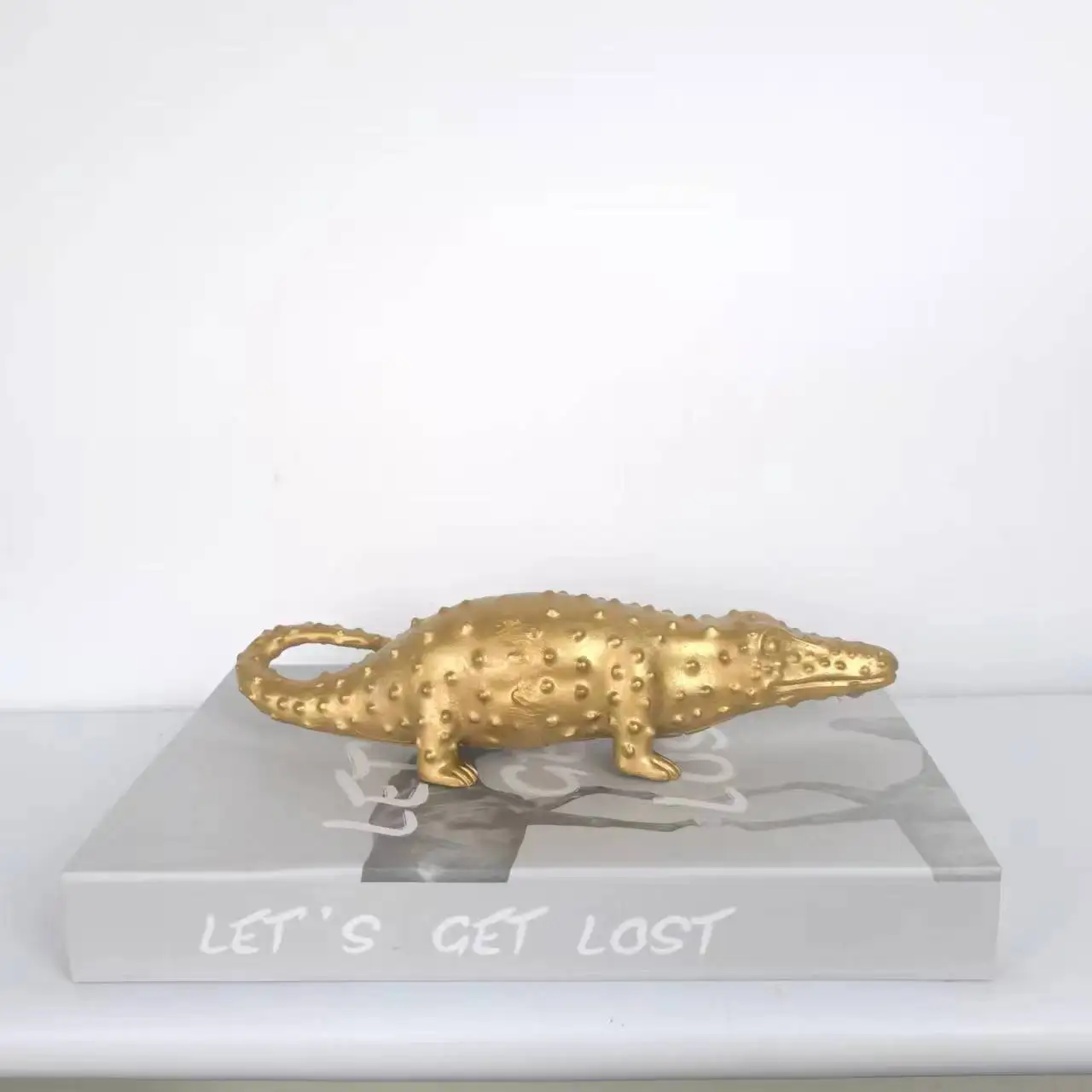 

Metal Handicrafts Golden Crocodile Simulation Animal Sculpture Lizard Decorative Figurines Home Decoration Accessories