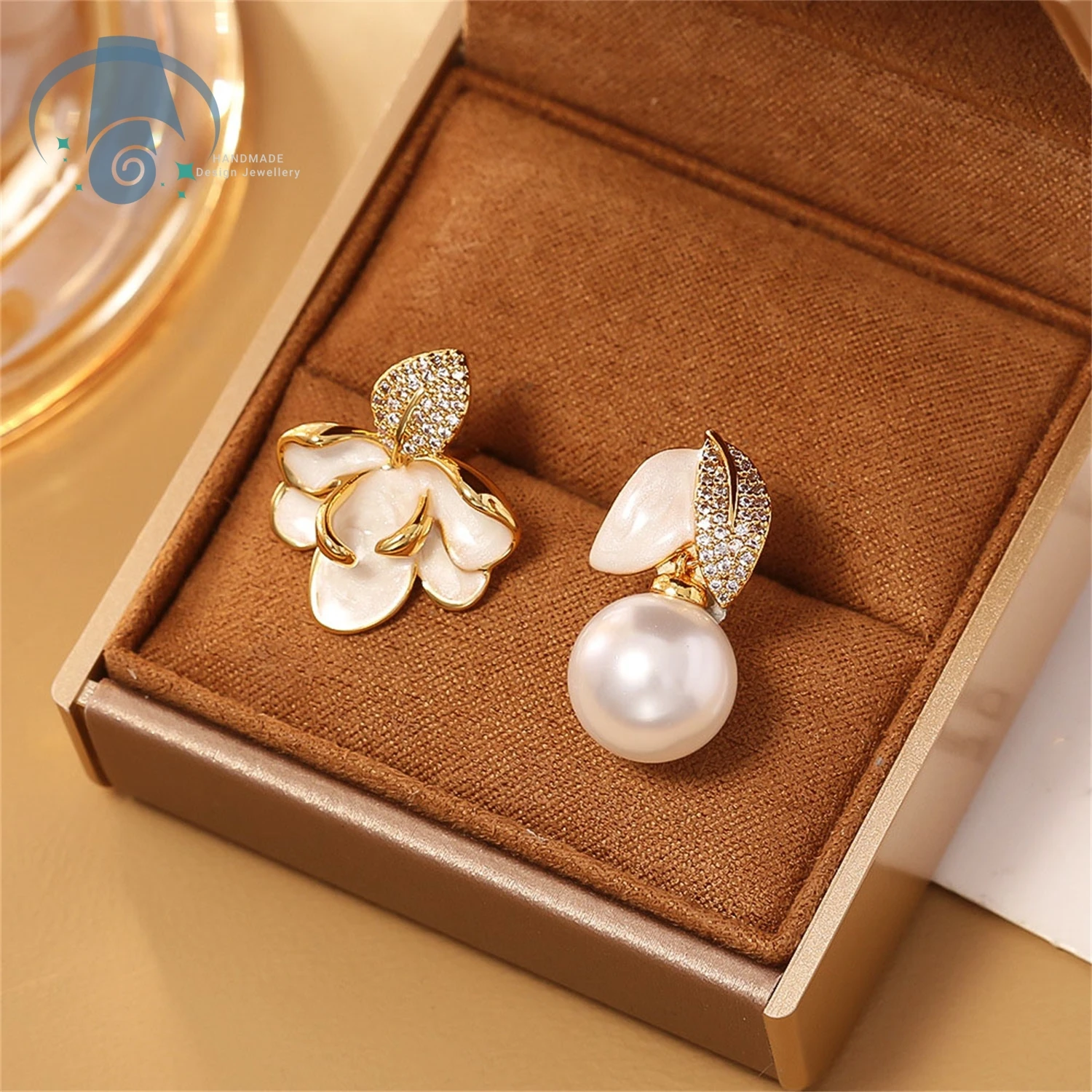Luxury Enamel Pearl and Shiny Zircon Asymmetrical Leaf Drop Earrings Chinese Style Elegant Jewelry Gift for Women Daily Fashion