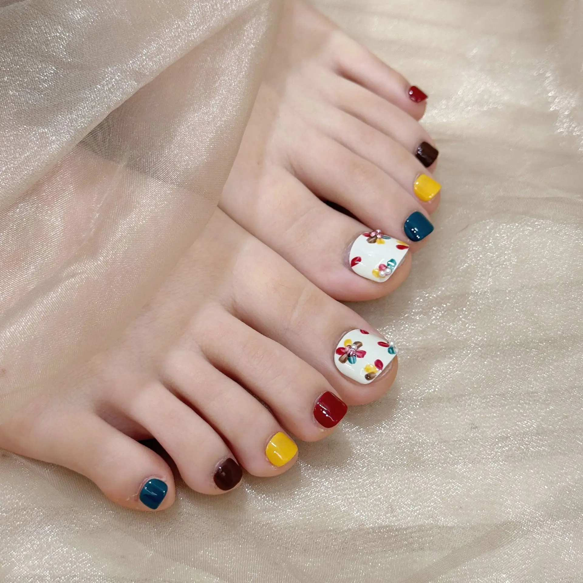 12 قطعة الصحافة اليدوية على أظافر الزهور الملونة لامعة الترتر تصميم أظافر وهمية يمكن ارتداؤها الصيف أورورا أظافر صناعية
