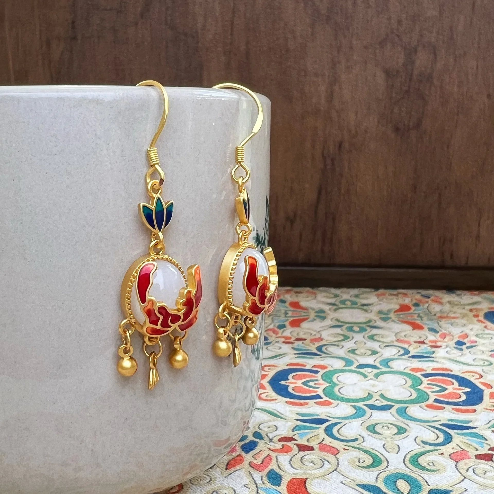 Ancient-style flowing tassel natural honeycomb wax earrings, luxurious enamel flower stud earrings