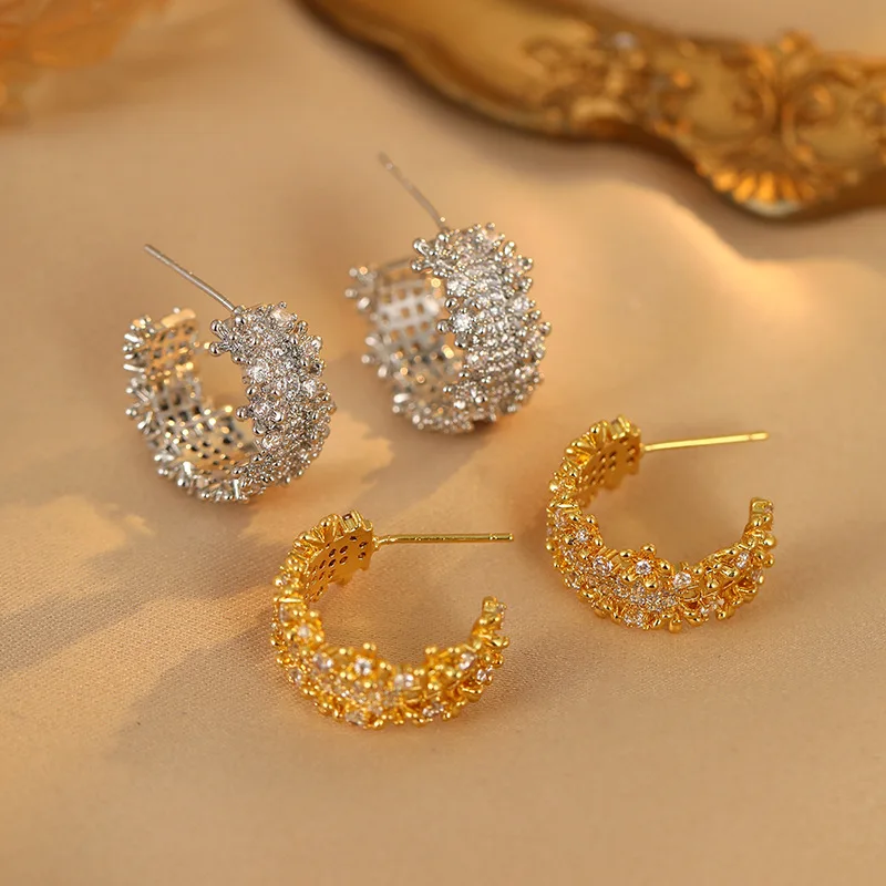 Zircon wide-edge silver stud earrings - stylish, simple, small in size, with elegant geometric design - perfect for women.